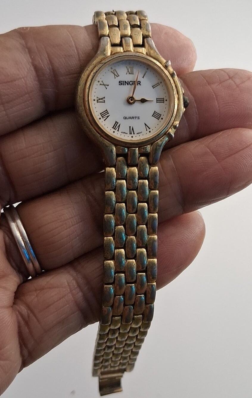 VTG Singer Womens Gold Tone Quartz Watch Roman Numeral White Dial 199919